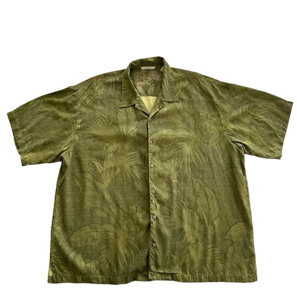 SOLD Tommy Bahama 100% Silk Vivid Green Tropical Print Button Down Shirt - Picture 3 of 9